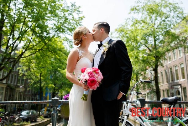 Wedding Traditions in Holland