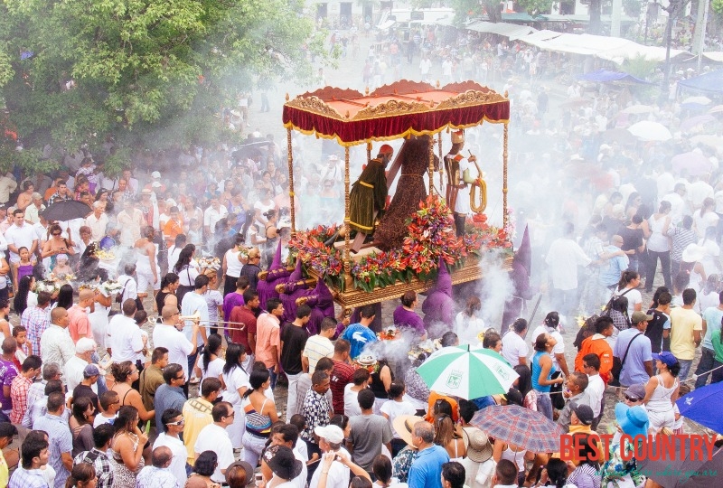 How is Easter celebrated in Colombia?